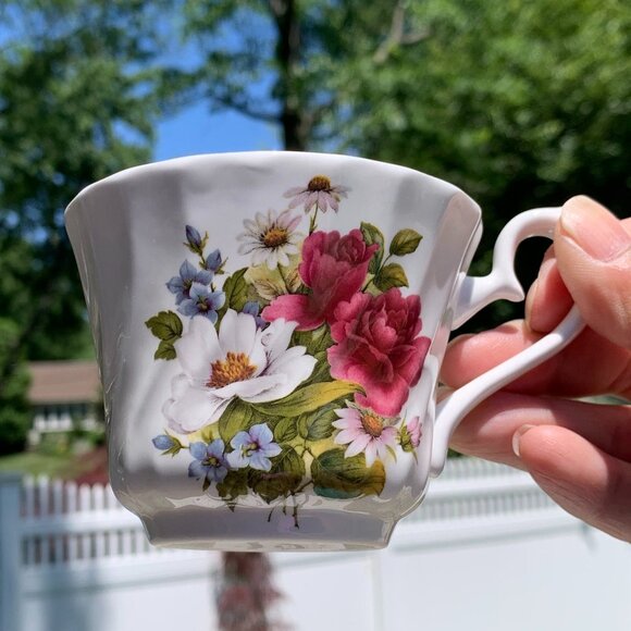 Vintage Royal Sutherland H&M Fine Bone China Teacup and Saucer 2pc Set NWOT - Picture 2 of 13